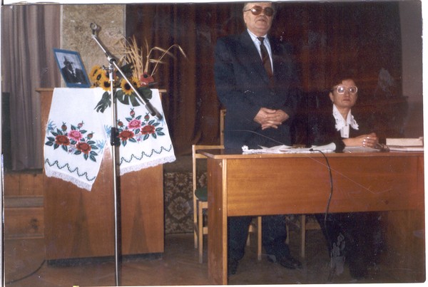 Виступ М.Братана на80-річчя Яра Славутича. Обласний ліцей. 1998 р