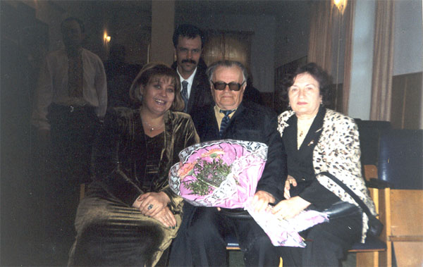 Зустріч із письменником М.Братаном і поеткою-пісняркою Наталією Коломієць на ювілеї В.Стеренка. 2004 р