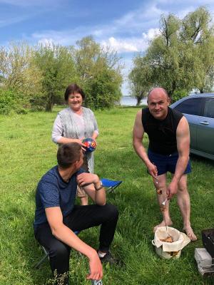 Відпочинок на природі в рідному селі