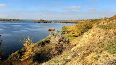 Берег річки Інгулець. Фото: інтернет-видання «Українська правда»