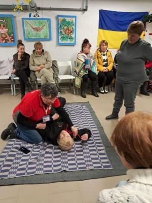 Тренінг з домедичної допомоги в «СВОЄ». Фото: вебсайт «Херсон плюс»