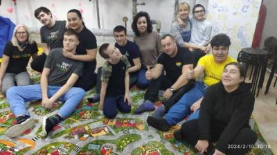 Заняття для родин з дітьми з аутизмом у центрі «СВОЄрідне». Фото: вебсайт «Херсон плюс»