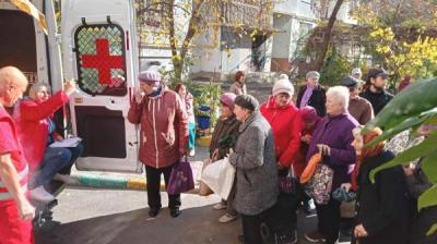 Волонтери Червоного Хреста привезли гуманітарну допомогу, 6.11.2022 р. Фото: інформаційна платформа «Шерифи для нових громад»