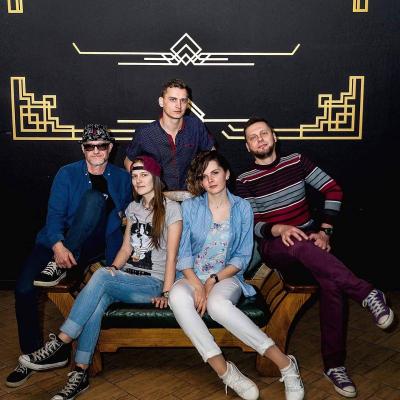 Музичний гурт «Snickersnee cover band»