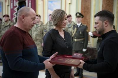 Рідні на церемонії нагородження. Фото: медіаплатформа «Вгору»