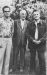 <p>Олесь Гончар з Миколою Бажаном і Віктором Батюком. Конча-Озерна, 1980-ті рр.</p>