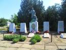 <p>Братська та одиночна могили радянських воїнів і пам`ятник на честь воїнів-визволителів</p>