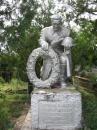 <p>
	Пам'ятник на братській могилі воїнів Великої Вітчизняної війни.</p>